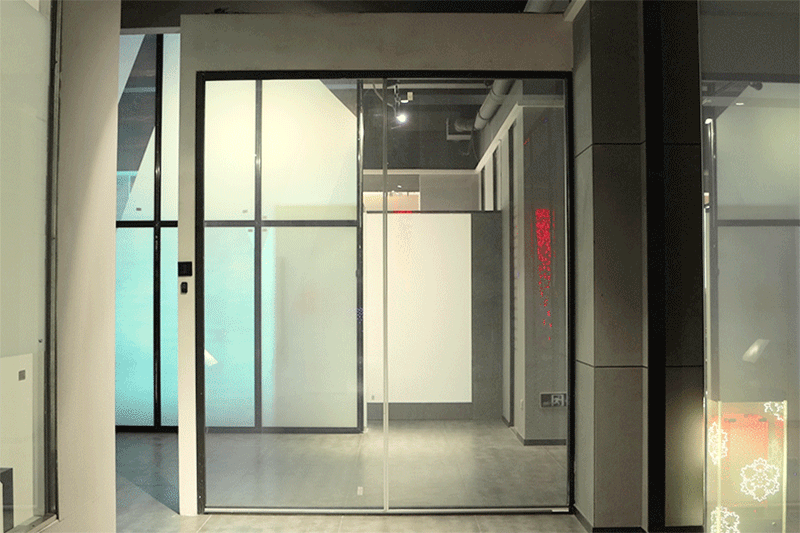 Verre intelligent &agrave; film PDLC commutable