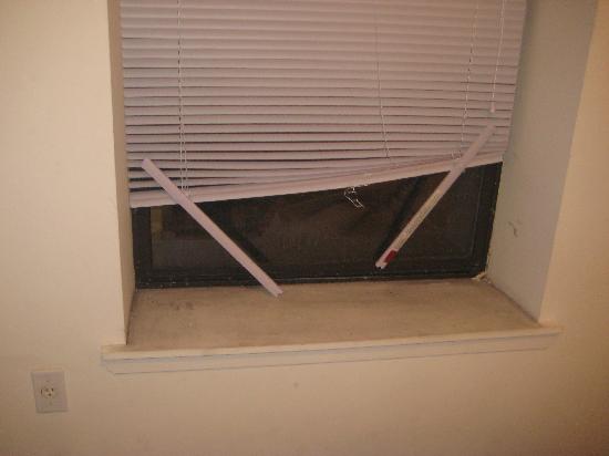 Comment réparer les stores de fenêtre cassés?