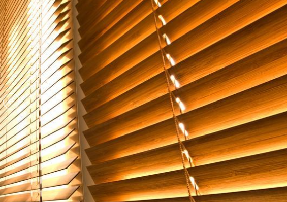 Quel type de stores de fenêtre peut faire un effet Avatan Sun?