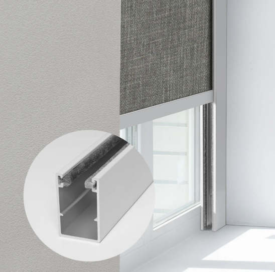 Pistes latérales en PVC en forme de U blanches