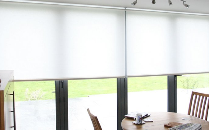 Couvre-fenêtres pour portes-fenêtres coulissantes en verre