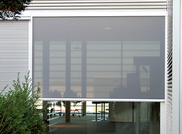 Couvertures de fenêtre extérieures pour patio