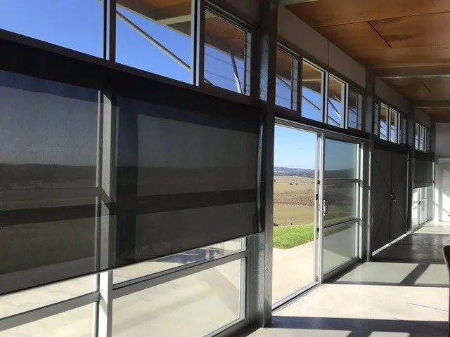 Stores enrouleurs extérieurs - Profitez de votre espace extérieur toute l'année